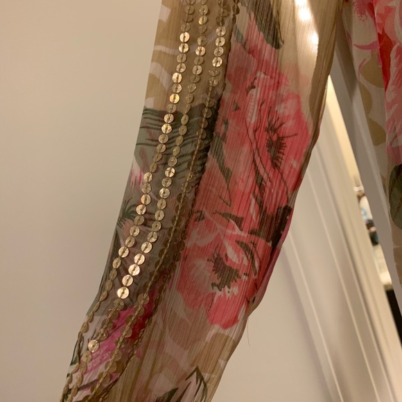 Gold accented, tie, chiffon top - Picture 4 of 6